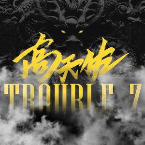 扒下内裤露出打嫩嫩的屁股
