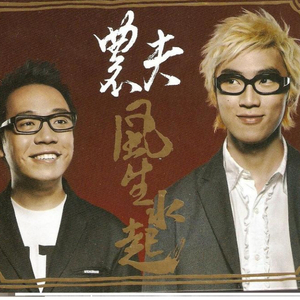 扒下内裤露出打嫩嫩的屁股
