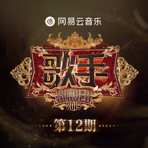 扒下内裤露出打嫩嫩的屁股
